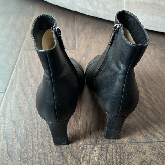 Jimmy Choo ankle length boots with a jewel detail - Picture 6 of 7